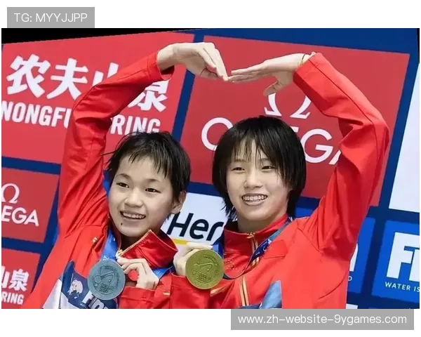 全红婵和陈芋汐争夺跳水金牌，竞争激烈，全红婵陈芋汐包揽冠亚军